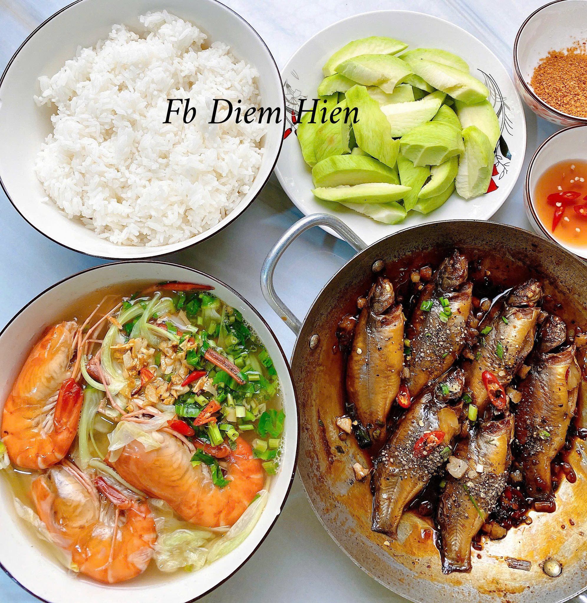 Cá chốt kho tiêu - Canh chua tôm bông so đũa