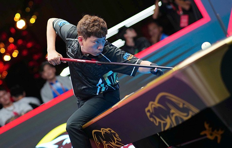 Hoàng "Sao" gây phấn khích trước những siêu phẩm nhảy bi mãn nhãn