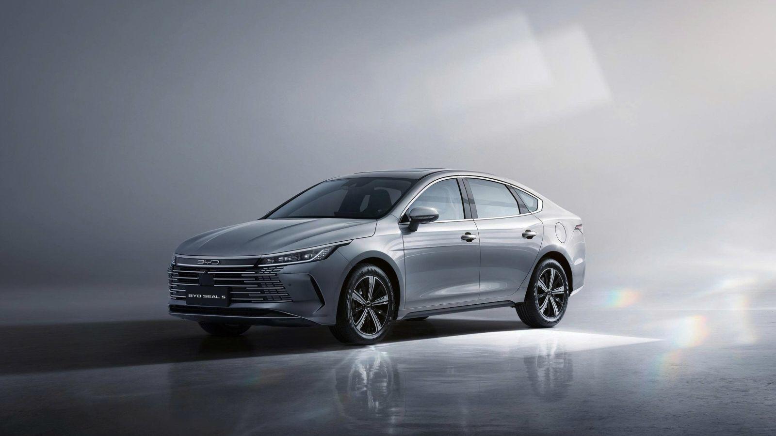 Khách hàng Việt sắp có thêm lựa chọn xe sedan động cơ lai mới - 1