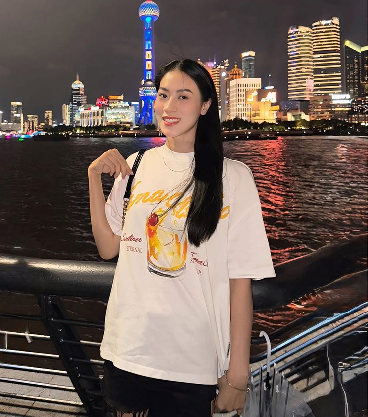 Kiều Trinh cùng dàn chân dài bóng chuyền khoe dáng mỹ miều tại Trung Quốc - 2