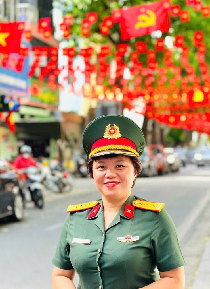 Đại tá Kiều Thanh Thúy - Giám đốc sản xuất "Mưa đỏ". 