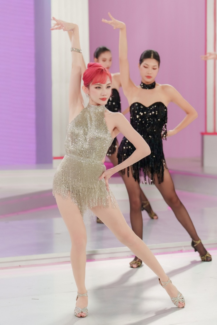 Theo Hoàng Mỹ An, nhiều bạn mới làm quen với dancesport còn bỡ ngỡ, lúng túng, tuy nhiên trong thời gian ngắn, họ có sự tiến bộ về chuyển động hình thể.