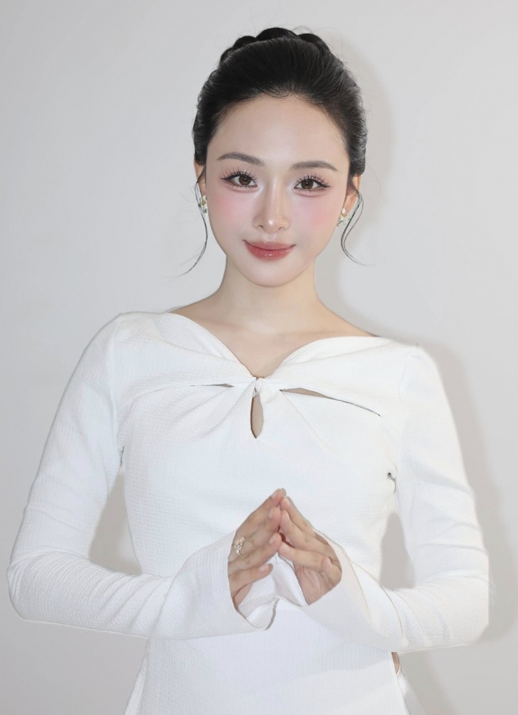 Hoa hậu Phương Nga nhận nhiều lời khen về dung mạo xinh tươi, trẻ trung ở tuổi U40.
