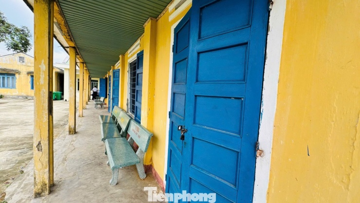 Bất an học trong những phòng &#39;chờ sập&#39; - 3