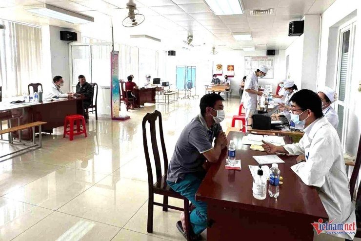 Phòng khám bệnh cho 255 người tán sỏi. Ảnh: Hải Dương