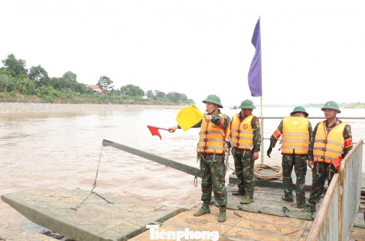 Nhìn lại gần 1 năm thực hiện sứ mệnh đặc biệt của cầu phao Phong Châu - 9