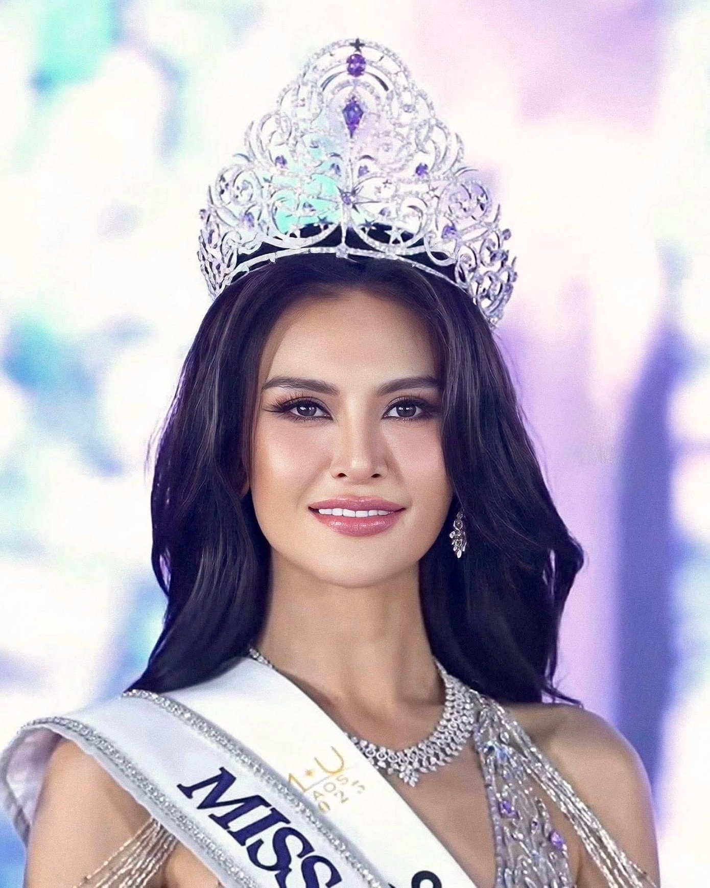 Nữ diễn viên ba lần đi thi mới đăng quang hoa hậu - 1