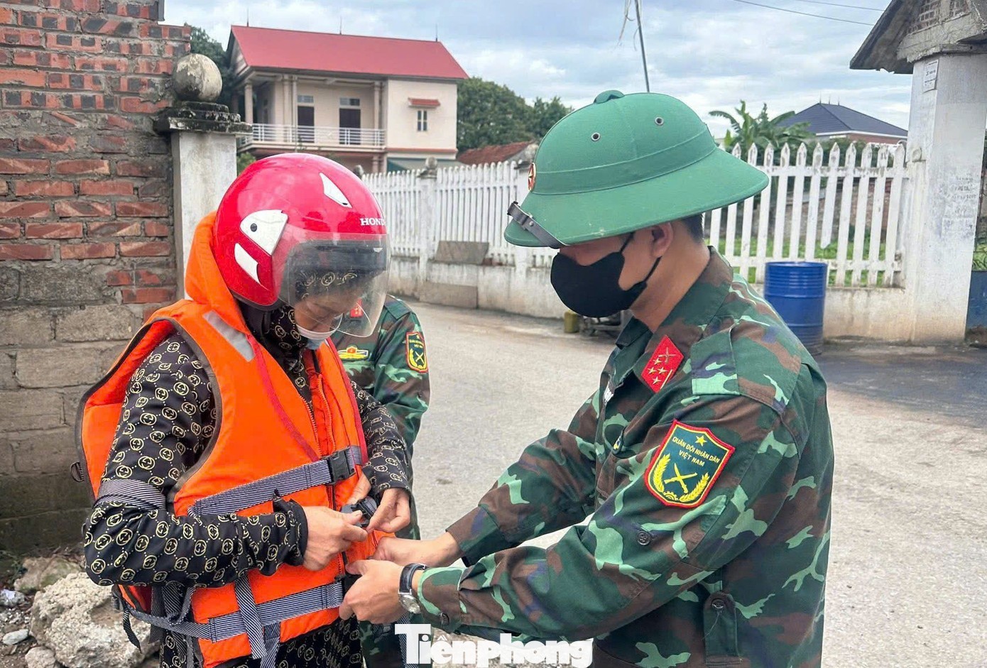 Nhìn lại gần 1 năm thực hiện sứ mệnh đặc biệt của cầu phao Phong Châu - 11