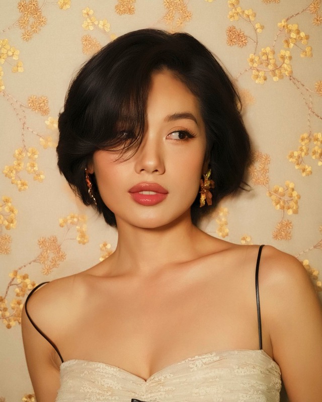 Nhan sắc Trâm Anh được nhận xét như minh tinh màn ảnh. Không chỉ vậy, cô còn sở hữu body cân đối, gợi cảm.