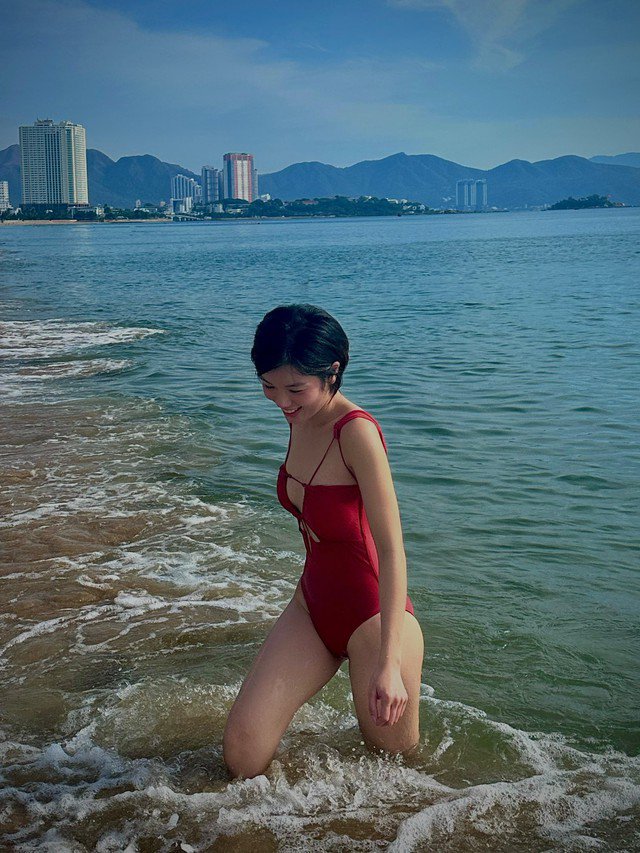 Trên trang cá nhân, Trâm Anh không ngại khoe những khoảnh khắc xinh đẹp, sexy của mình.