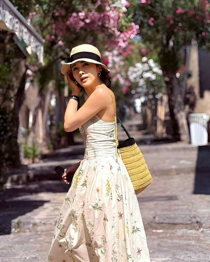 Mỹ nhân TVB Lê Tư khoe vóc dáng thon gọn, nhan sắc trẻ trung ở tuổi 54. Ảnh: Instagram gigilai_official