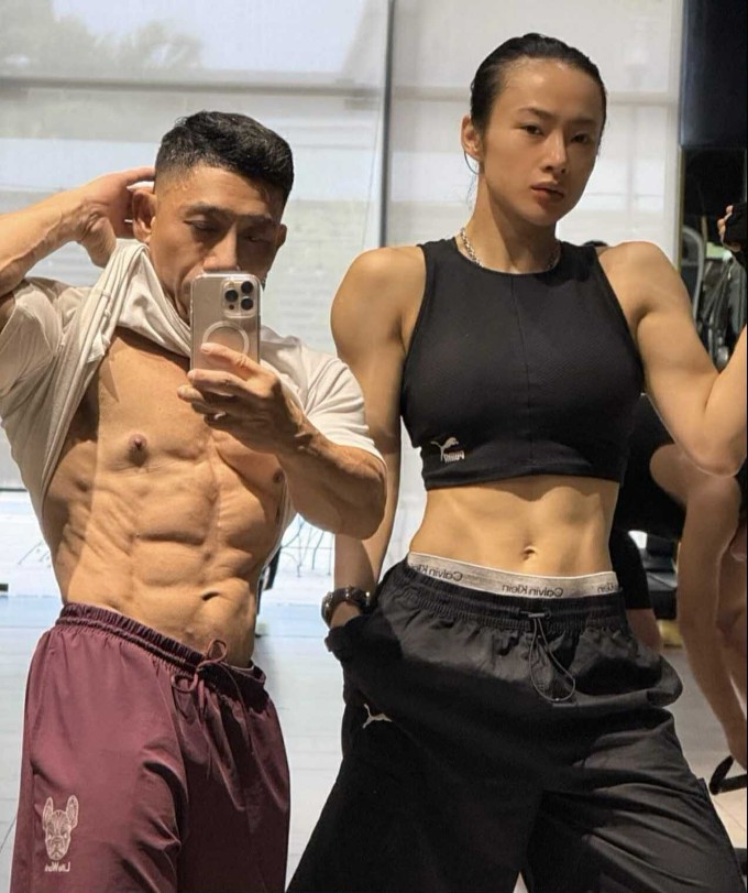 Lực sĩ thể hình Phạm Văn Mách là huấn luyện viên của Angela Phương Trinh từ nhiều năm nay.