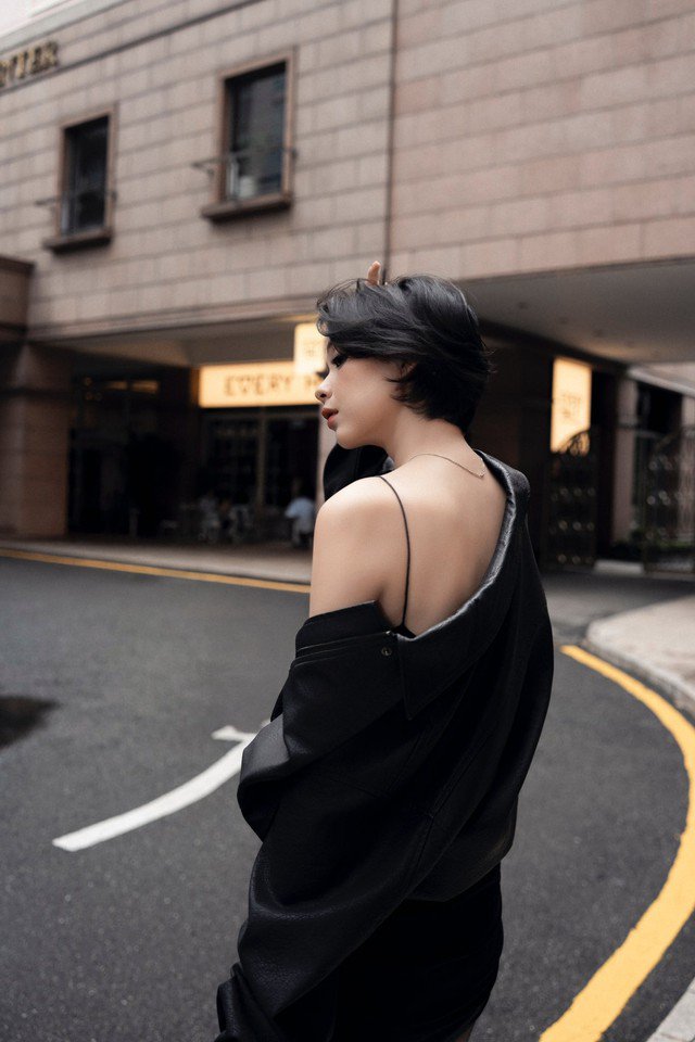 Ngoài tài năng diễn xuất, Xuân Văn còn là một người đẹp có nhan sắc "hack tuổi".