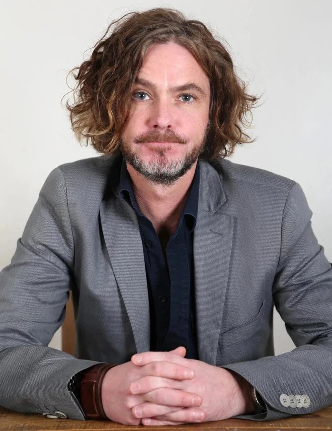 Roger thừa nhận việc trúng số đã tác động không nhỏ tới cuộc sống của gia đình anh. Ảnh: Daily Mail