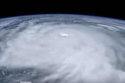 Điện thoại, smarthome… có thể gây nguy hiểm nếu dùng sai khi bão đến