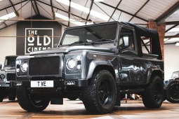 Loạt xe Land Rover Defender tăng giá giúp chủ nhân trở thành triệu phú