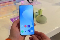 Nhân viên hỗ trợ Samsung "gieo hy vọng hão" về One UI