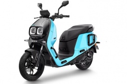 Xe máy điện có cốp "siêu to khổng lồ", đi tới 161 km/lần sạc