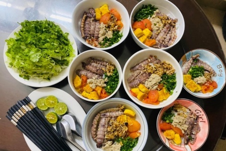 Thực đơn bữa sáng ngon lành đủ chất của mẹ đảm 4 con