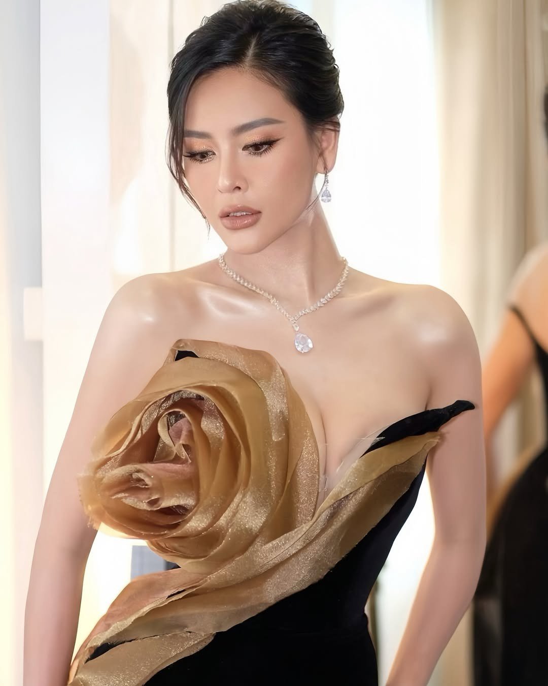 Nữ diễn viên ba lần đi thi mới đăng quang hoa hậu - 8