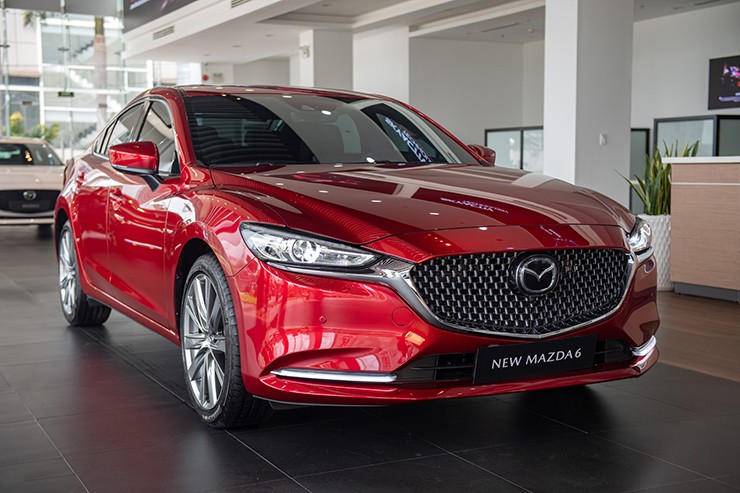 Các đại lý ngưng nhận cọc mẫu  sedan lớn nhất của Mazda, doanh số 4 tháng gần nhất ghi nhận bằng 0.