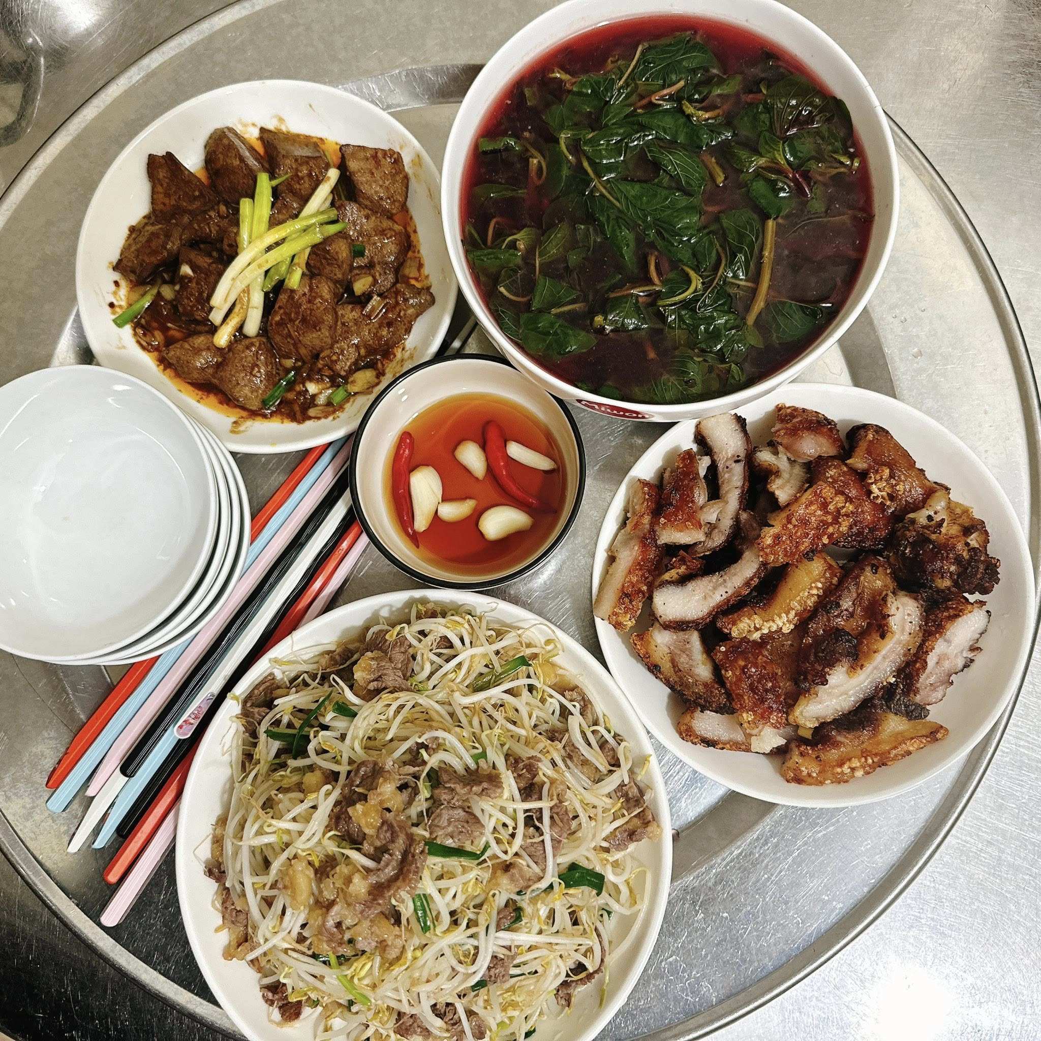 Gan xào - Giá xào bò - Thịt chiên - Canh rau dền