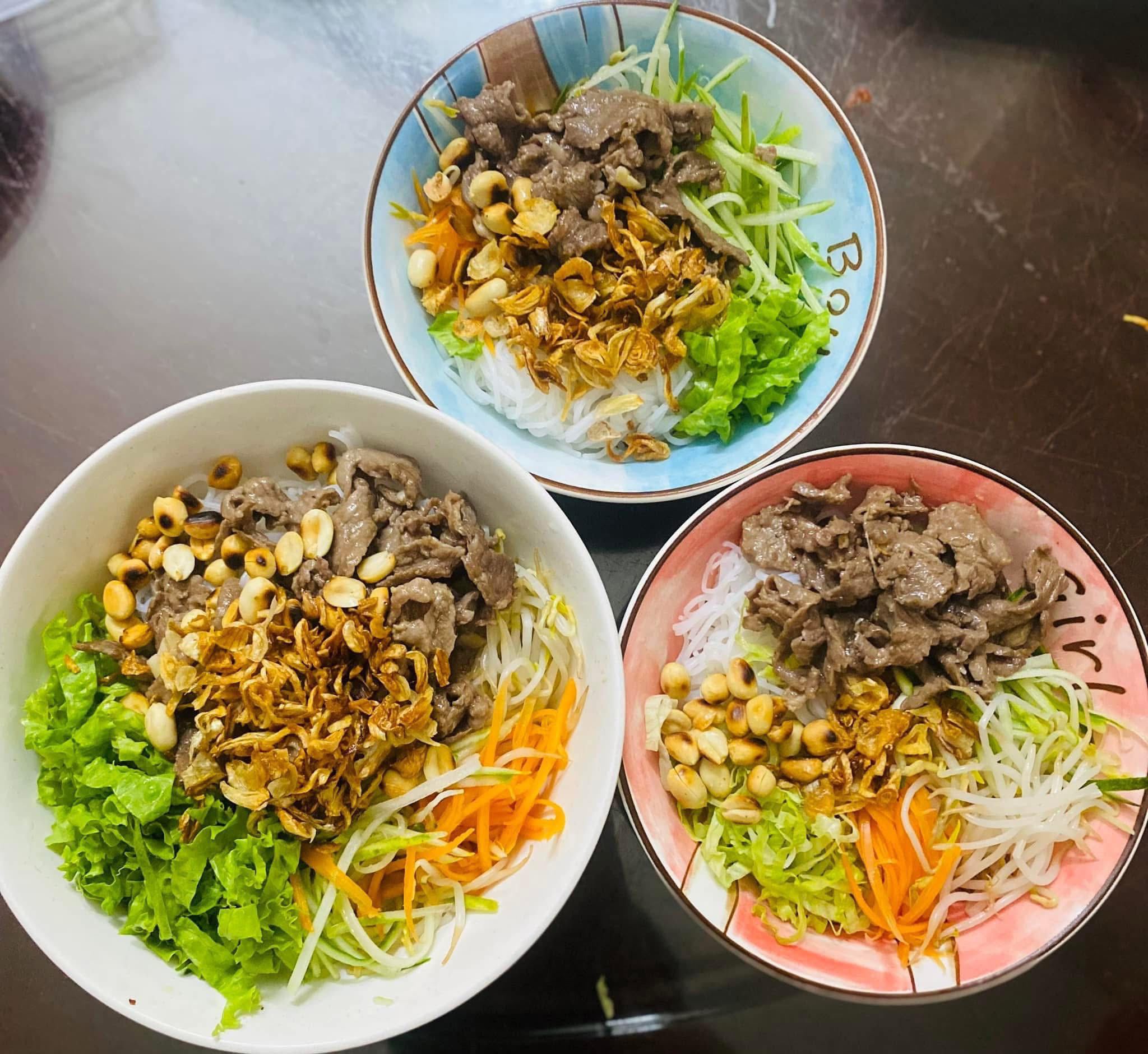 Bún bò trộn