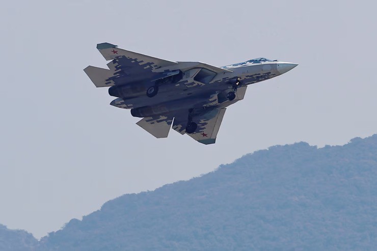 Tiêm kích tàng hình thế hệ 5 Su-57 của Nga. Ảnh: Reuters.