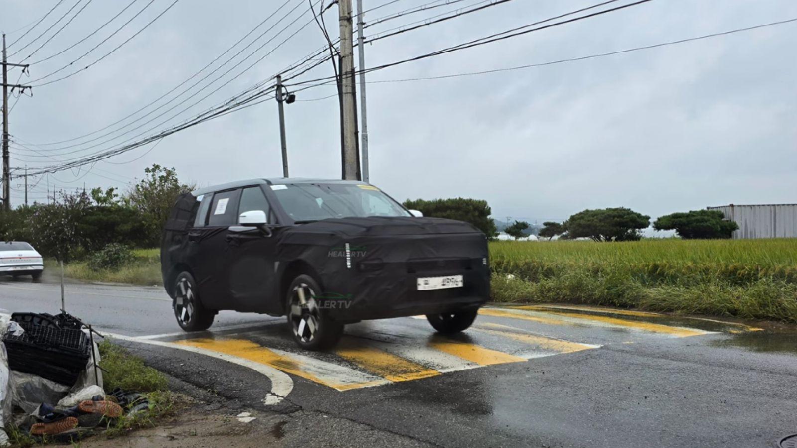Hyundai SantaFe phiên bản nâng cấp chạy thủ nghiệm trên đường phố - 3