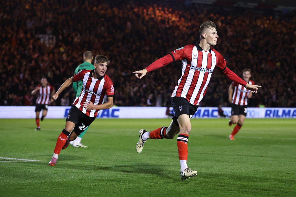 Lincoln vượt lên dẫn bàn hoàn toàn xứng đáng ở cuối hiệp 1