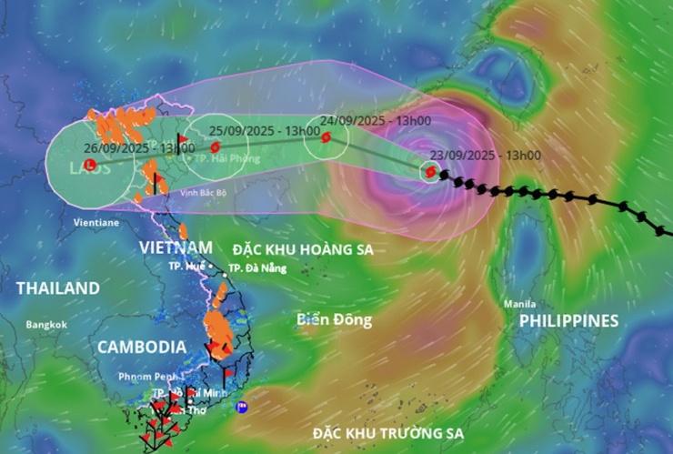 Chủ tịch Hà Nội khuyến cáo người dân hạn chế ra đường khi siêu bão Ragasa đổ bộ - 1