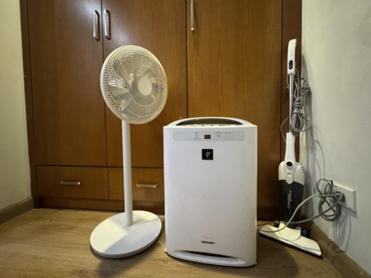 Nhiều thiết bị công nghệ trong gia đình lãng phí không sử dụng. Ảnh minh họa: Duy Anh