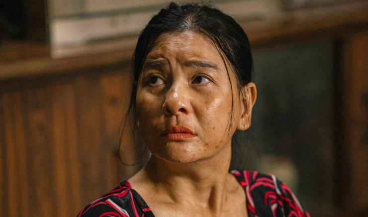 Cát Phượng vai bà Chín trong phim "Tiệm cầm đồ: Có chơi có chịu". Ảnh: FBNV