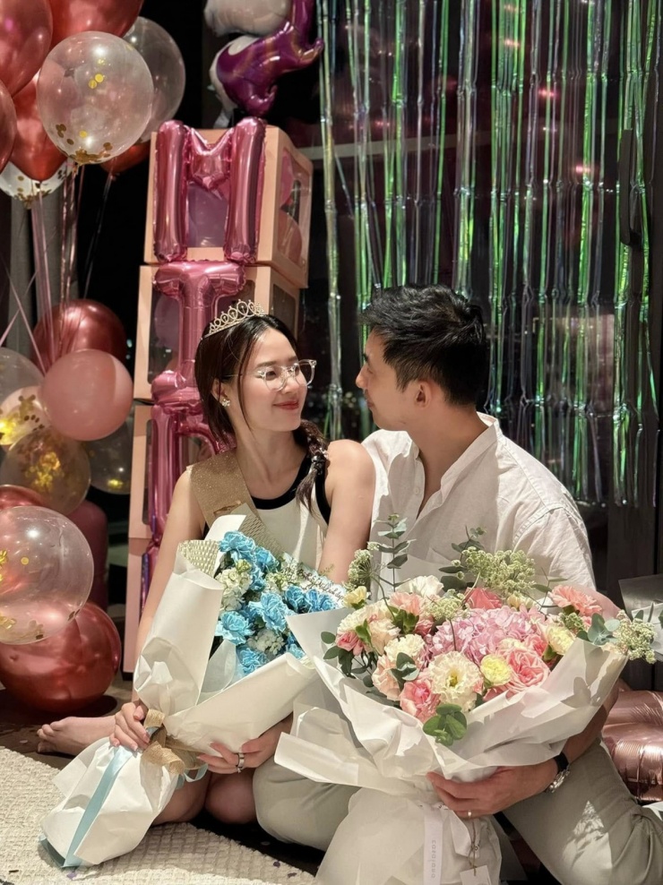 Midu thích phối đồ như nữ sinh khi sánh đôi chồng đại gia - 7