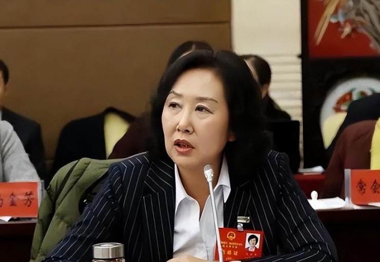 Bà Ngô Lệ Hoa thời gian còn công tác tại TP Khánh Dương (tỉnh Cam Túc). Ảnh: Secret China