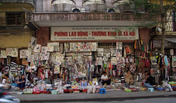 Phố cổ Hà Nội thời vắng khách du lịch 30 năm trước - 11
