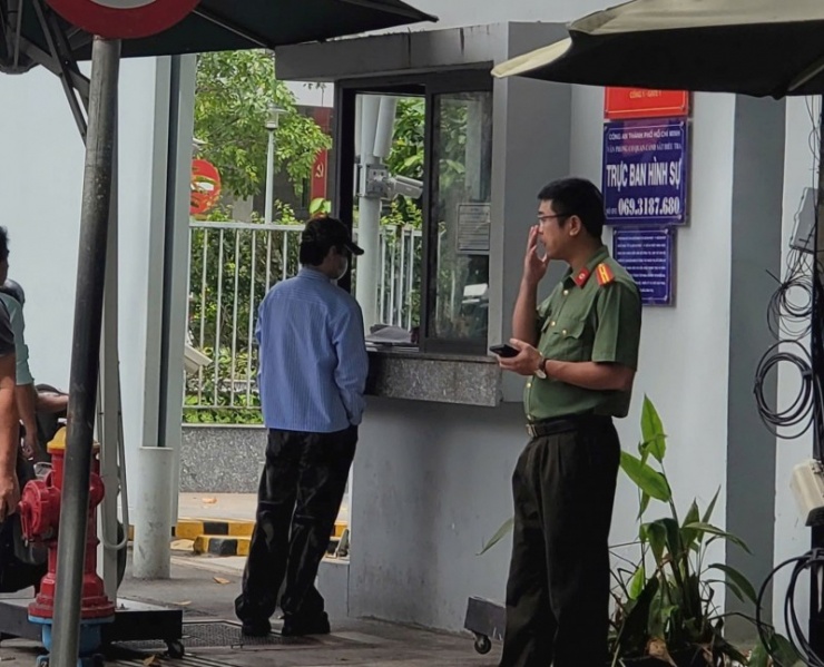 Ca sĩ Khánh Phương đến làm việc với Công an TP Hồ Chí Minh - 1