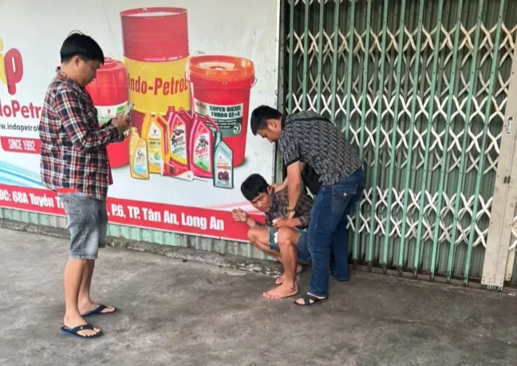 Đạt đã bị công an bắt giữ khi bắt xe trở về Tây Ninh. Ảnh: CACC