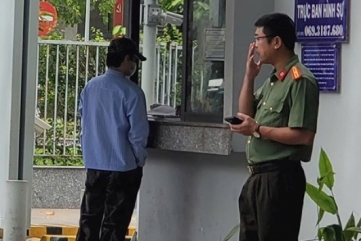 Ca sĩ Khánh Phương làm việc với Công an TP Hồ Chí Minh về MV "Anh em trước sau như một"