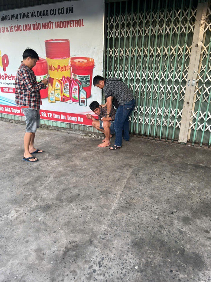 Bắt giữ nghi phạm thứ 2 vụ cướp giật điện thoại người phụ nữ bại liệt ở Tây Ninh - 1