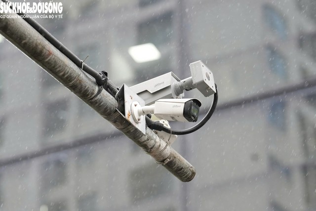 Cận cảnh camera AI phạt nguội phát hiện hàng nghìn vi phạm trong nửa ngày tại Hà Nội - 3 Cận cảnh camera AI phạt nguội phát hiện hàng nghìn vi phạm trong nửa ngày tại Hà Nội - 3