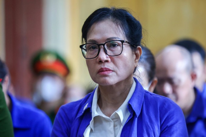 Bà Lê Thúy Hằng trước giờ khai mạc phiên tòa. Ảnh: Quỳnh Trần