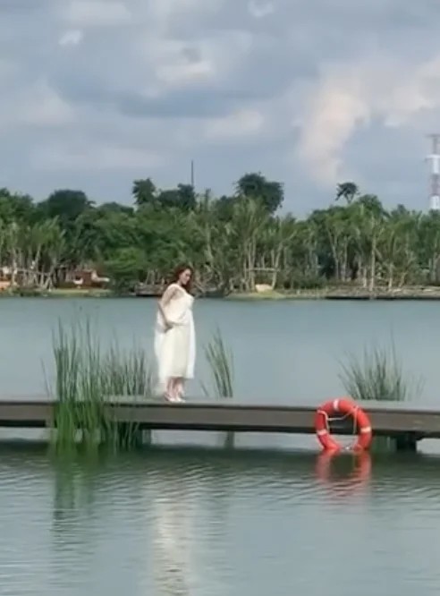 Vòng 2 bất thường của Nhã Phương trong hình ảnh đang được cộng đồng mạng lan truyền (Ảnh: CMH).