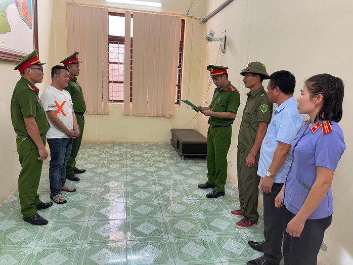 Cơ quan chức năng thi hành, tống đạt các quyết định khởi tố vụ án, khởi tố bị can Lê Hoài Nam