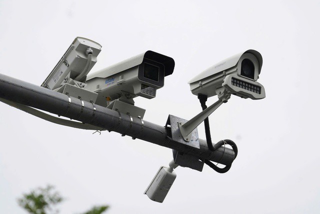 Cận cảnh camera AI phạt nguội phát hiện hàng nghìn vi phạm trong nửa ngày tại Hà Nội - 4 Cận cảnh camera AI phạt nguội phát hiện hàng nghìn vi phạm trong nửa ngày tại Hà Nội - 4