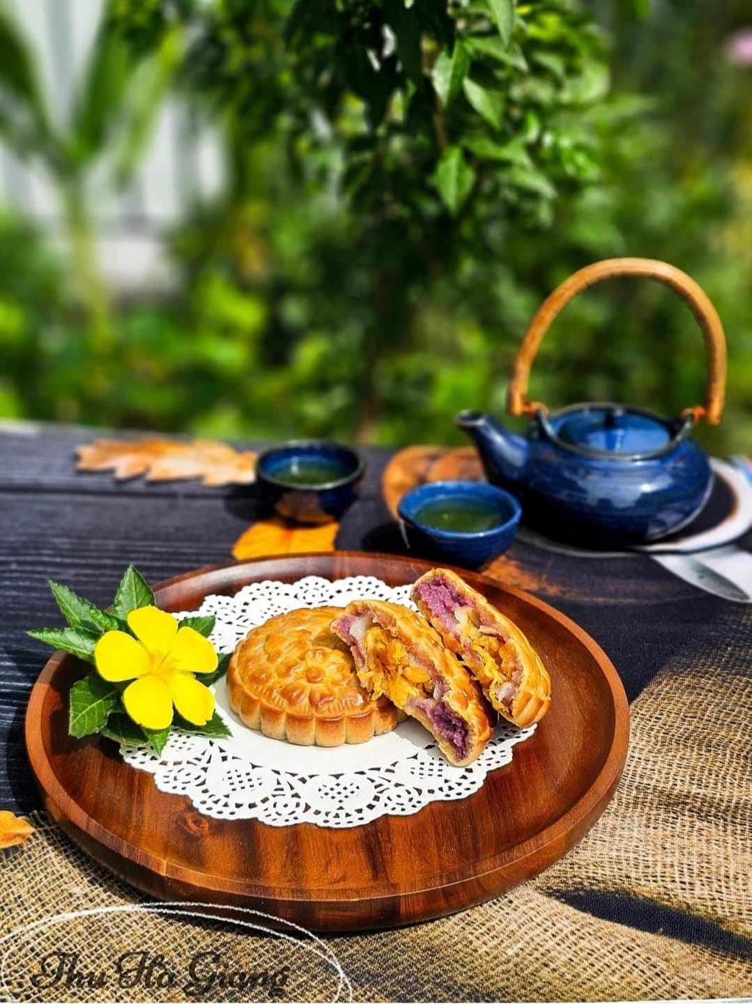 Cách làm bánh trung thu nhân khoai môn trứng muối chà bông dẻo ngon xuất sắc - 2