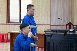 Chủ tiệm 17 tuổi mua 5 thiếu nữ làm nhâ…
