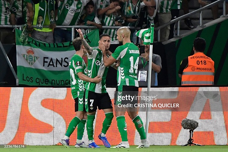 Antony "giải cứu" Real Betis: Kiến tạo, ghi bàn gỡ hòa khiến fan phát cuồng - 3