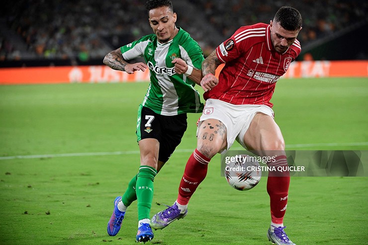 Antony "giải cứu" Real Betis: Kiến tạo, ghi bàn gỡ hòa khiến fan phát cuồng - 2