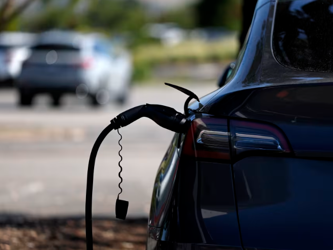 Khoản tín dụng thuế liên bang 7.500 đô la dành cho người mua xe điện ở Hoa Kỳ sẽ hết hạn vào ngày 1/10, điều này sẽ làm thay đổi thị trường xe điện và có thể ảnh hưởng đến giá cả. 